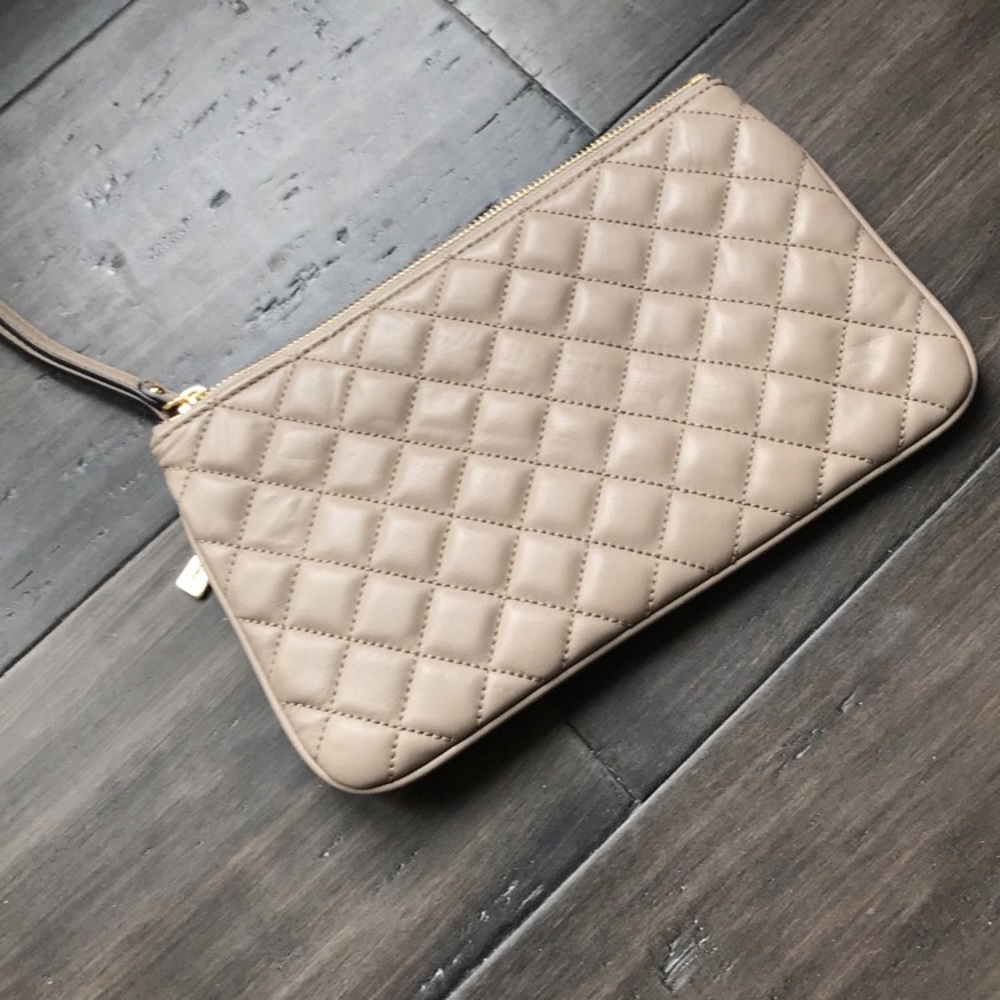 Quilted Micheal Kors wallet/ clutch